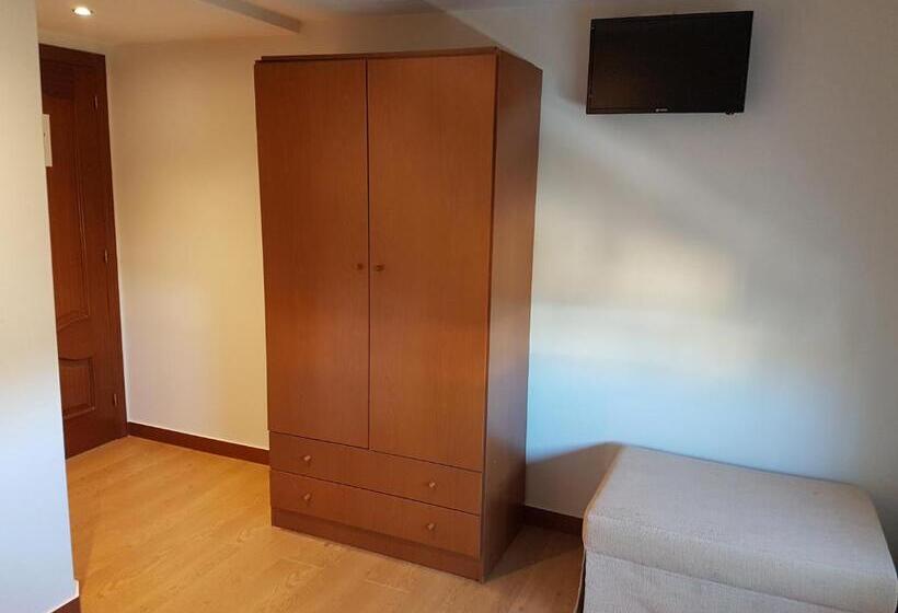 اتاق استاندارد, Hostal Galicia Arteixo