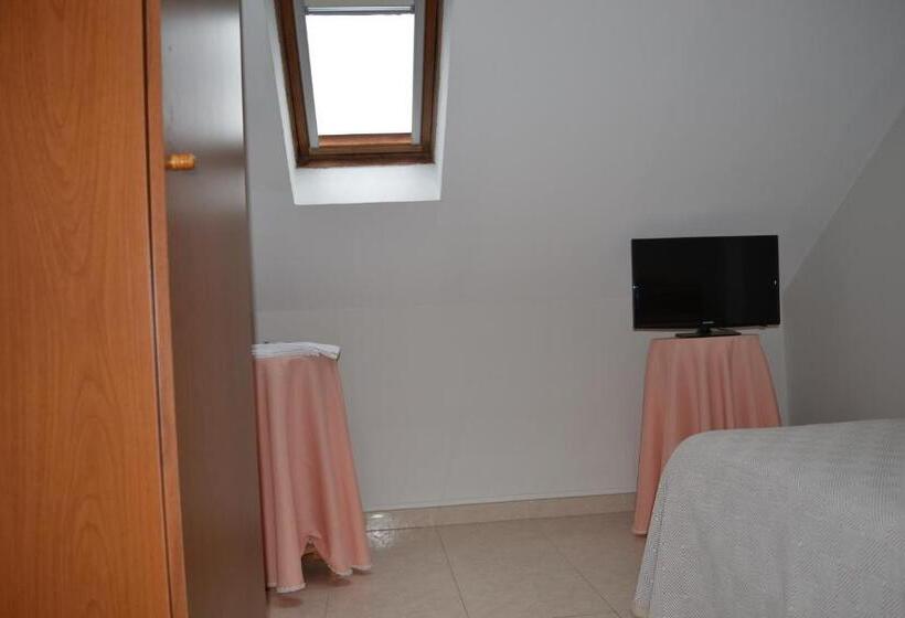 اتاق استاندارد یک نفره, Hostal Galicia Arteixo