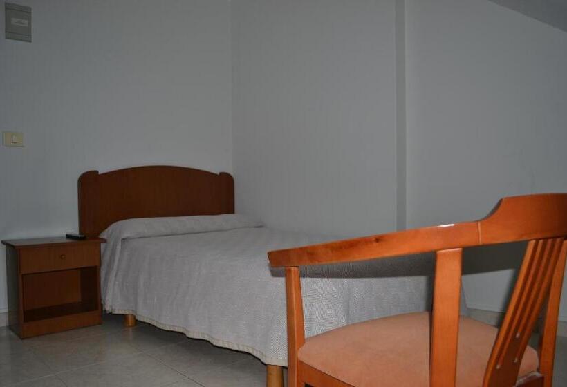 اتاق استاندارد یک نفره, Hostal Galicia Arteixo