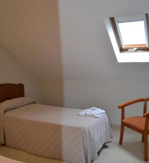 اتاق استاندارد یک نفره, Hostal Galicia Arteixo