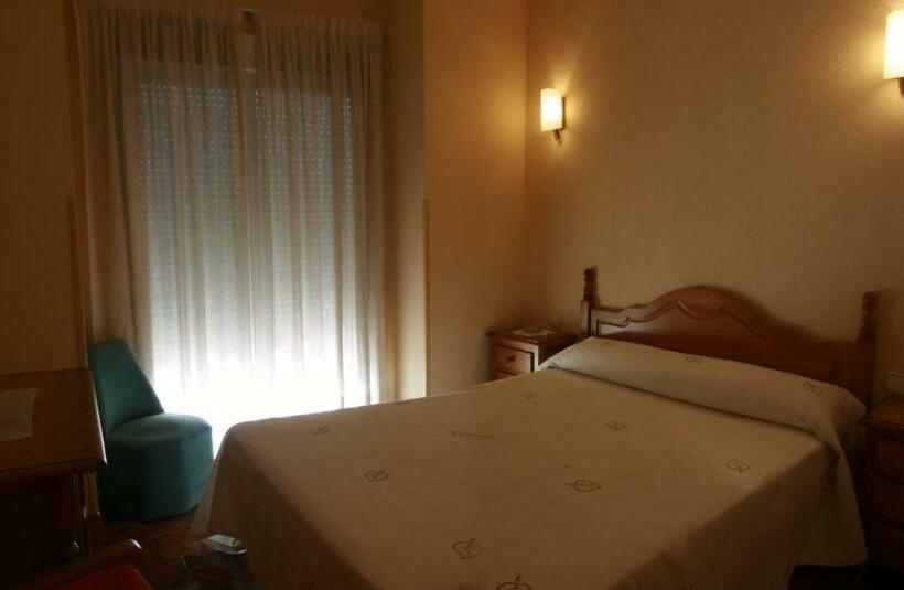 Номер Стандарт, Hostal Sunami