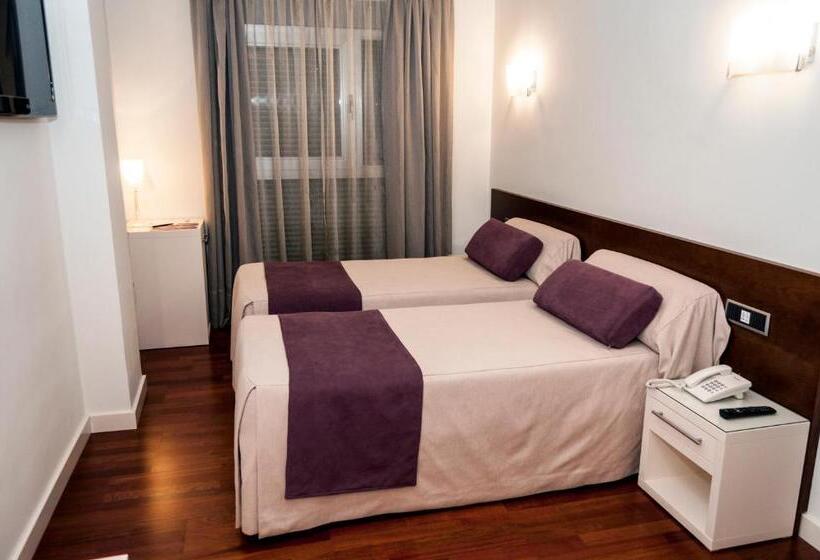Семейный Номер, Escuderos Hotel Cruz