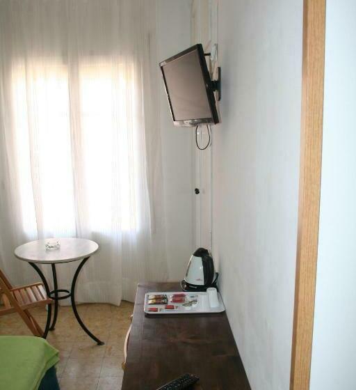 اتاق استاندارد با سرویس بهداشتی مشترک, Hostal Juventus