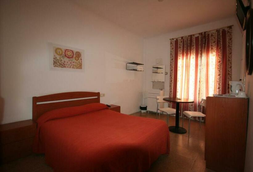 اتاق استاندارد با سرویس بهداشتی مشترک, Hostal Juventus