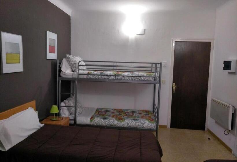 اتاق خانوادگی با سرویس بهداشتی مشترک, Hostal Juventus