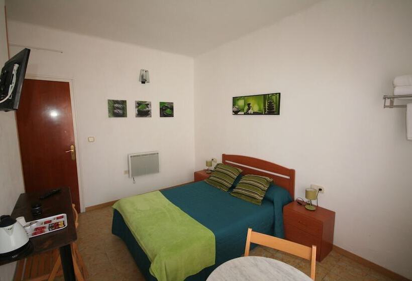 اتاق استاندارد با سرویس بهداشتی مشترک, Hostal Juventus