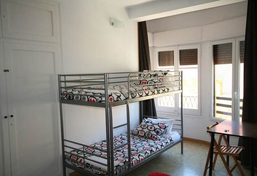 اتاق خانوادگی با سرویس بهداشتی مشترک, Hostal Juventus
