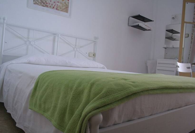 اتاق استاندارد با سرویس بهداشتی مشترک, Hostal Juventus