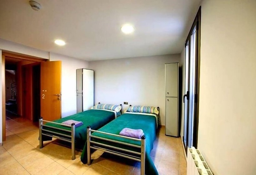 اتاق خانوادگی, Somianatura   Hostel