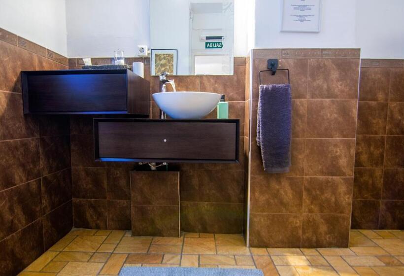 اتاق استاندارد سه نفره, Kasa Katia Guest House