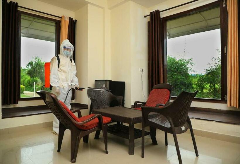 디럭스 룸, Corbett Treat Resort
