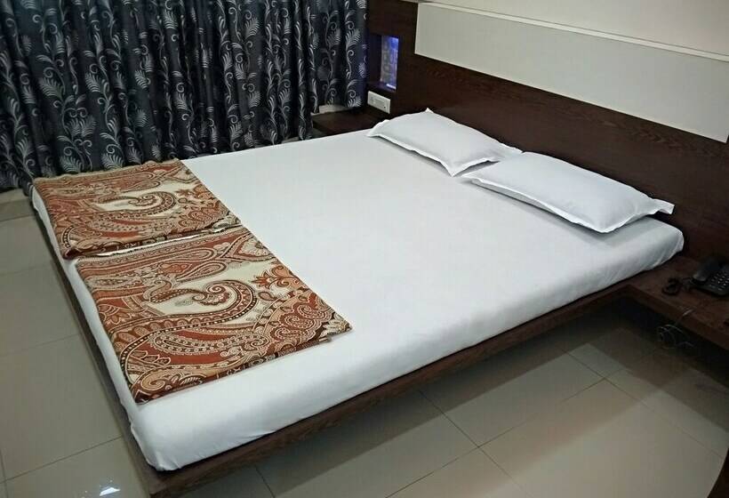 شقة ديلوكس غرفة واحدة, Rajshree Lodging