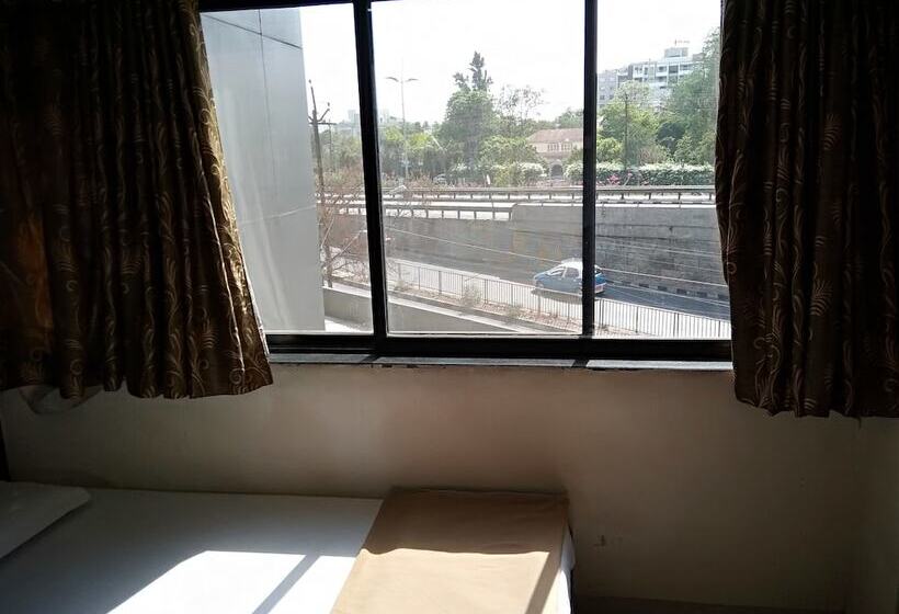 شقة ديلوكس غرفة واحدة, Rajshree Lodging