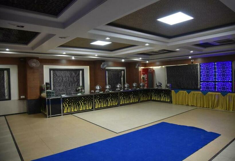 Номер Deluxe, Simran Pride, Raipur