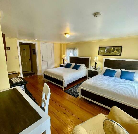 Номер Стандарт, Clark Currier Inn