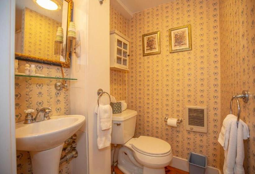 Номер Стандартный Кровать Куин, Clark Currier Inn