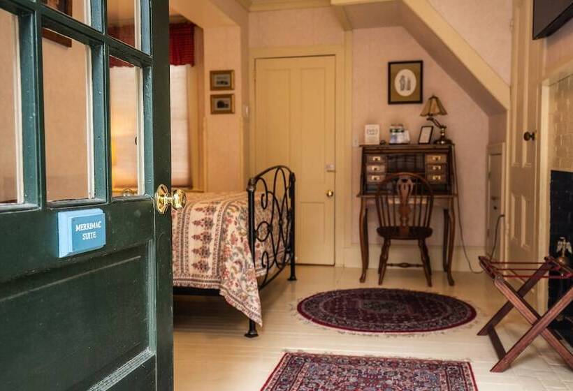 Номер Стандарт, Clark Currier Inn