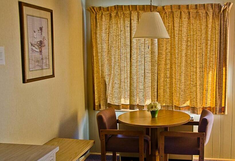 Номер Стандарт 2 Двуспальные Кровати, Inn Town Motel