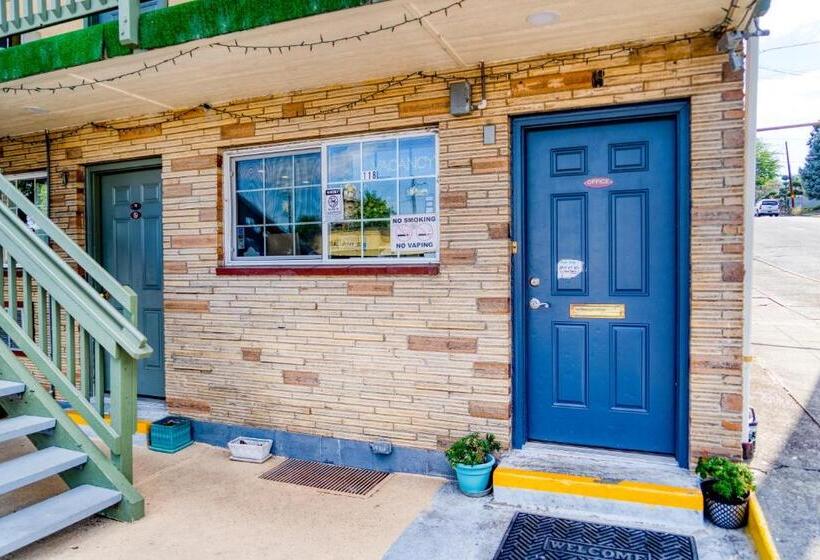 غرفة قياسية سرير كينج, Budget Inn