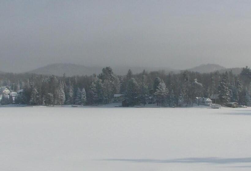 Хижина, Pine Knoll Hotel Lakeside Lodge & Cabin