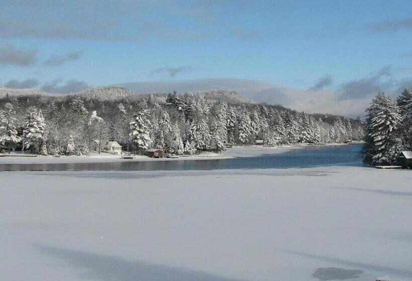 Хижина, Pine Knoll Hotel Lakeside Lodge & Cabin