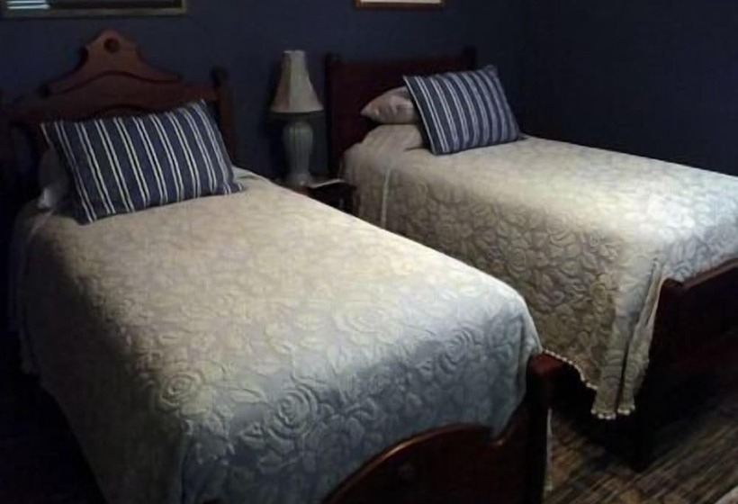 스탠다드 트리플 룸, The Destination B&b Llc