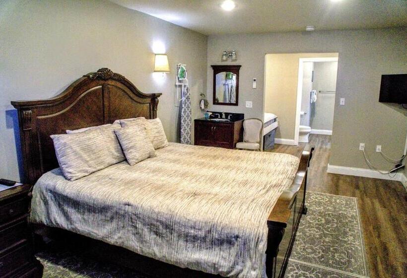 Четырехместный Номер Стандарт, Cameron Estate Inn