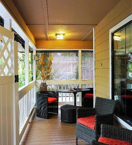 Номер Премиум, Sheridan House Inn  Adult Only Accommodation
