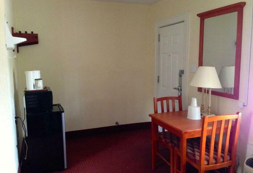 Номер Стандарт, Crown Inn Motel Yorktown