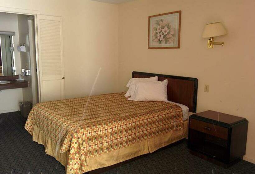 带大床的标准间, Economy Inn Toledo Perrysburg