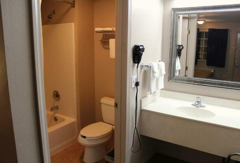 Люкс Deluxe Кровать Кинг, Highland Inn Denham Springs Baton Rouge East