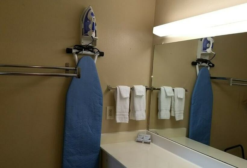 带2个双人床的标准工作室, Highland Inn Denham Springs Baton Rouge East
