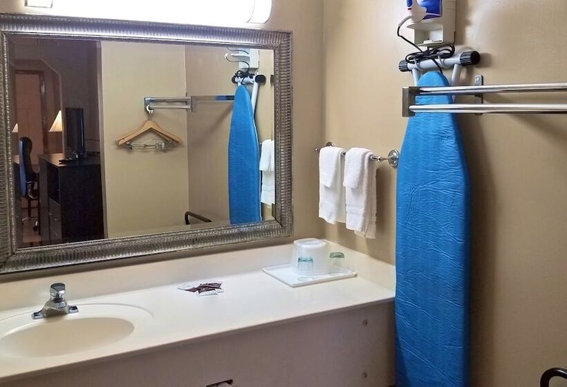 带2个双人床的标准工作室, Highland Inn Denham Springs Baton Rouge East