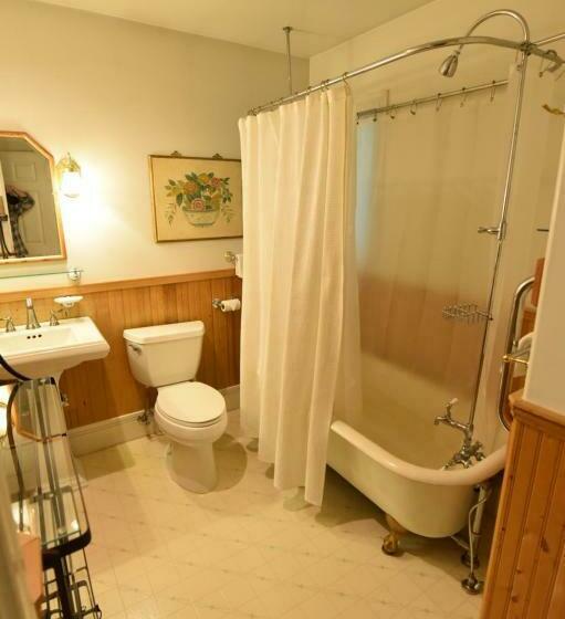 اتاق لوکس, Otter's Pond Bed And Breakfast