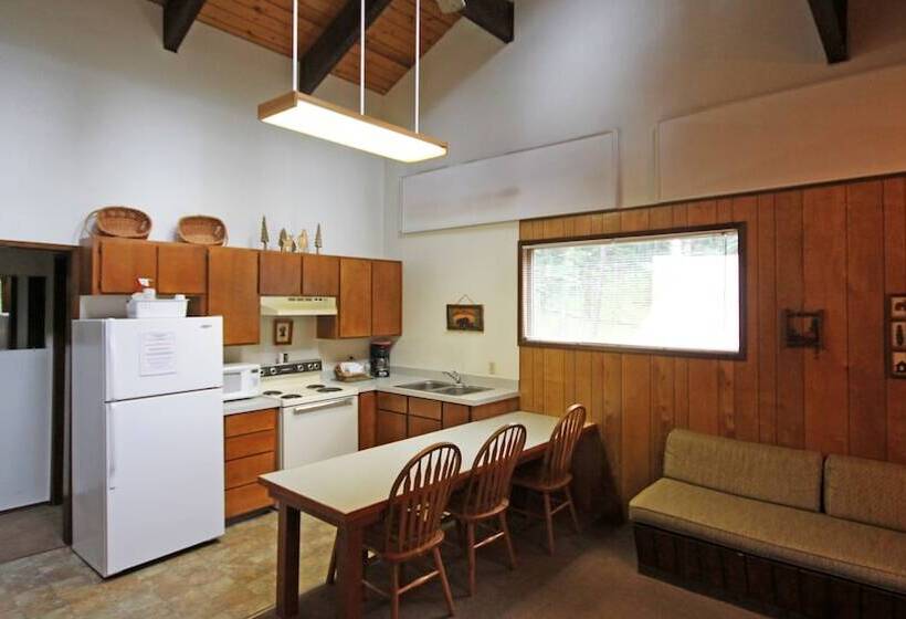 Апартаменты 2 Спальни, Eagle Cap Chalets