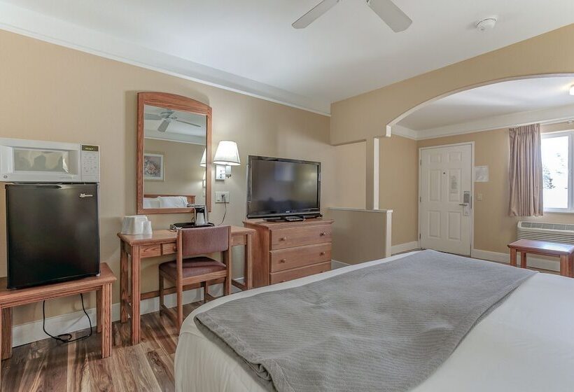 스위트, Shasta Pines Motel & Suites