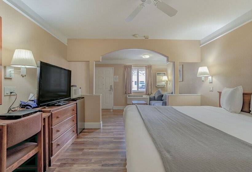 스위트, Shasta Pines Motel & Suites