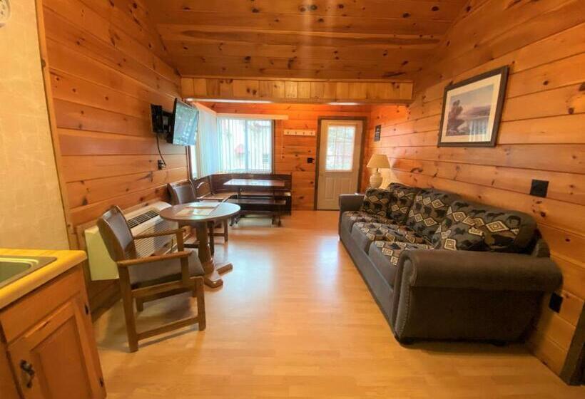 小室, Boulder S Resort