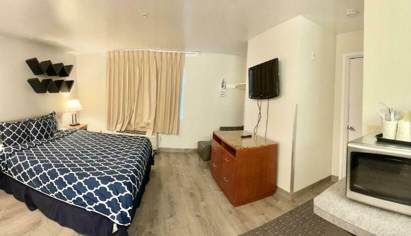Люкс 2 Спальни, Americas Inn & Suite