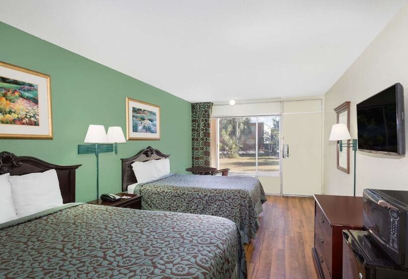스탠다드 룸 더블 침대 2개, Travelodge By Wyndham Fort Myers North