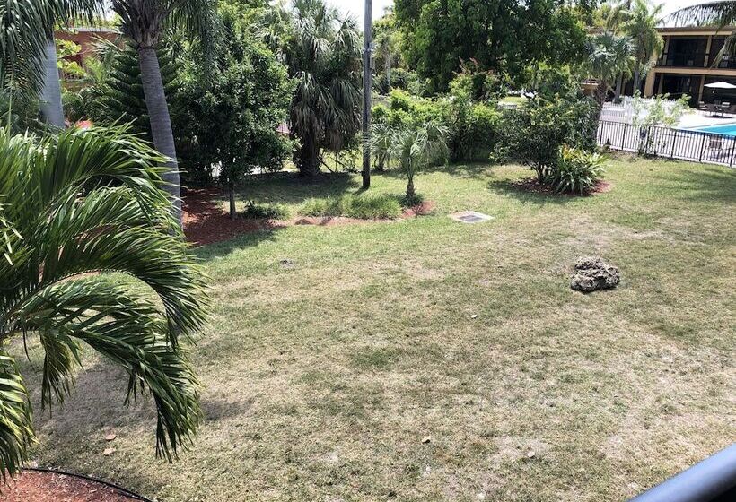 스탠다드 룸 더블 침대 2개, Travelodge By Wyndham Fort Myers North