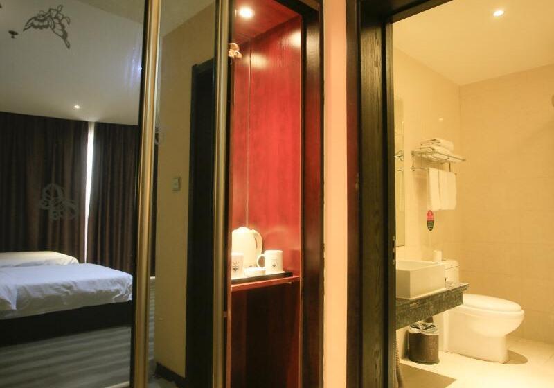 Номер Стандарт Трехместный, Greentree Inn Shandong North Weihai Station North International Bathing Beach Business