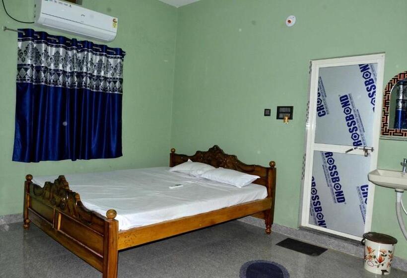 Трехместный Номер Классика, Oyo Kunika Guest House