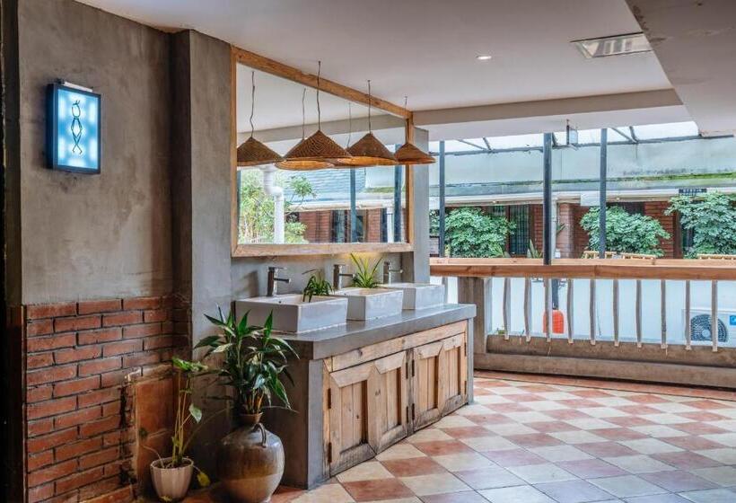 غرفة أساسية ثلاثية, Chengdu Mix Hostel Courtyard Poshpacker