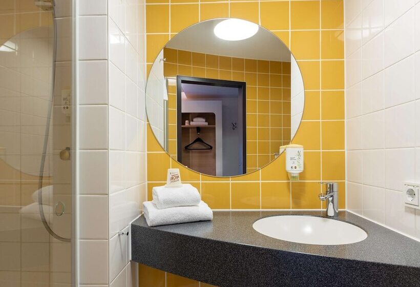 חדר סטנדרט לשלושה, B&b Hotel Düsseldorf City