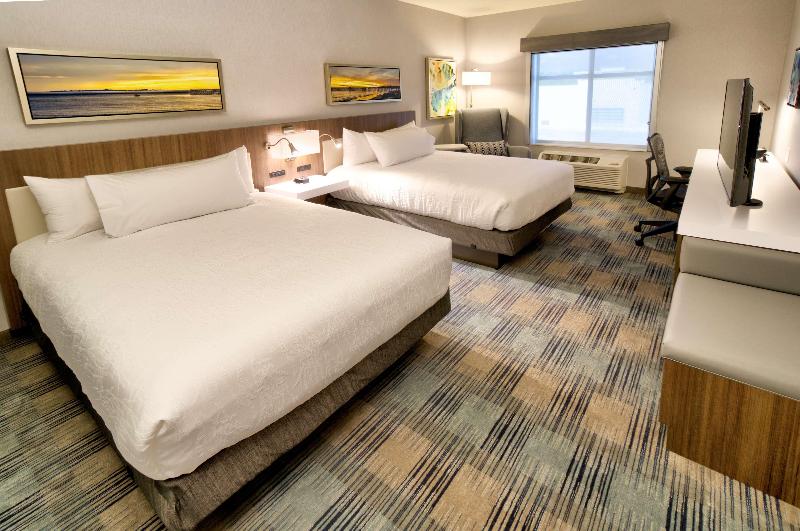 Номер Стандарт Вид на Бассейн, Hilton Garden Inn Santa Barbara/goleta