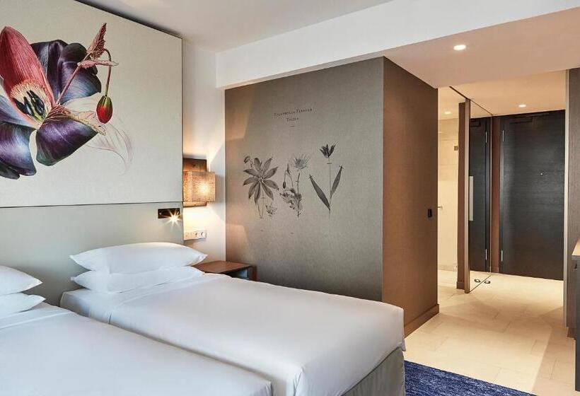 Club Room, Hyatt Regency Amsterdam
