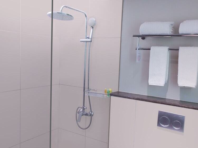 Номер Deluxe, Swiss Belhotel Bogor