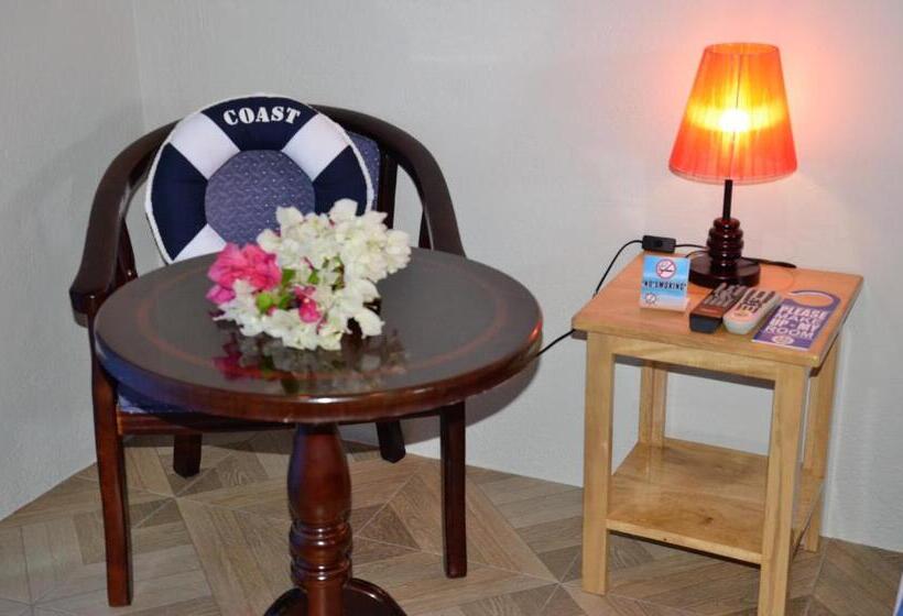 Семейный Номер, Captains Lodge And Bar