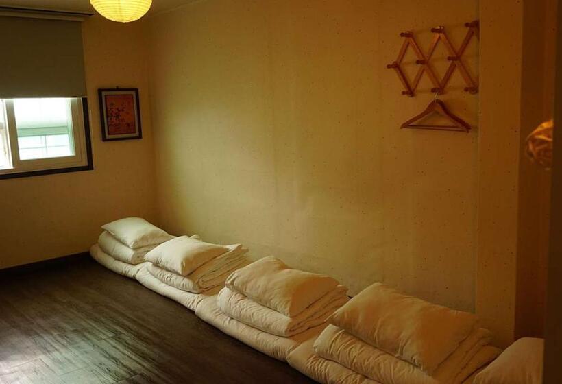 Номер Стандарт, Grim Garden Guesthouse